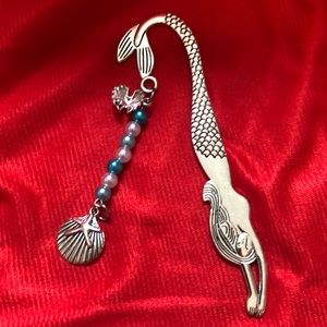 NWT, Mermaid 🧜‍♀️ Silver Bookmark.
